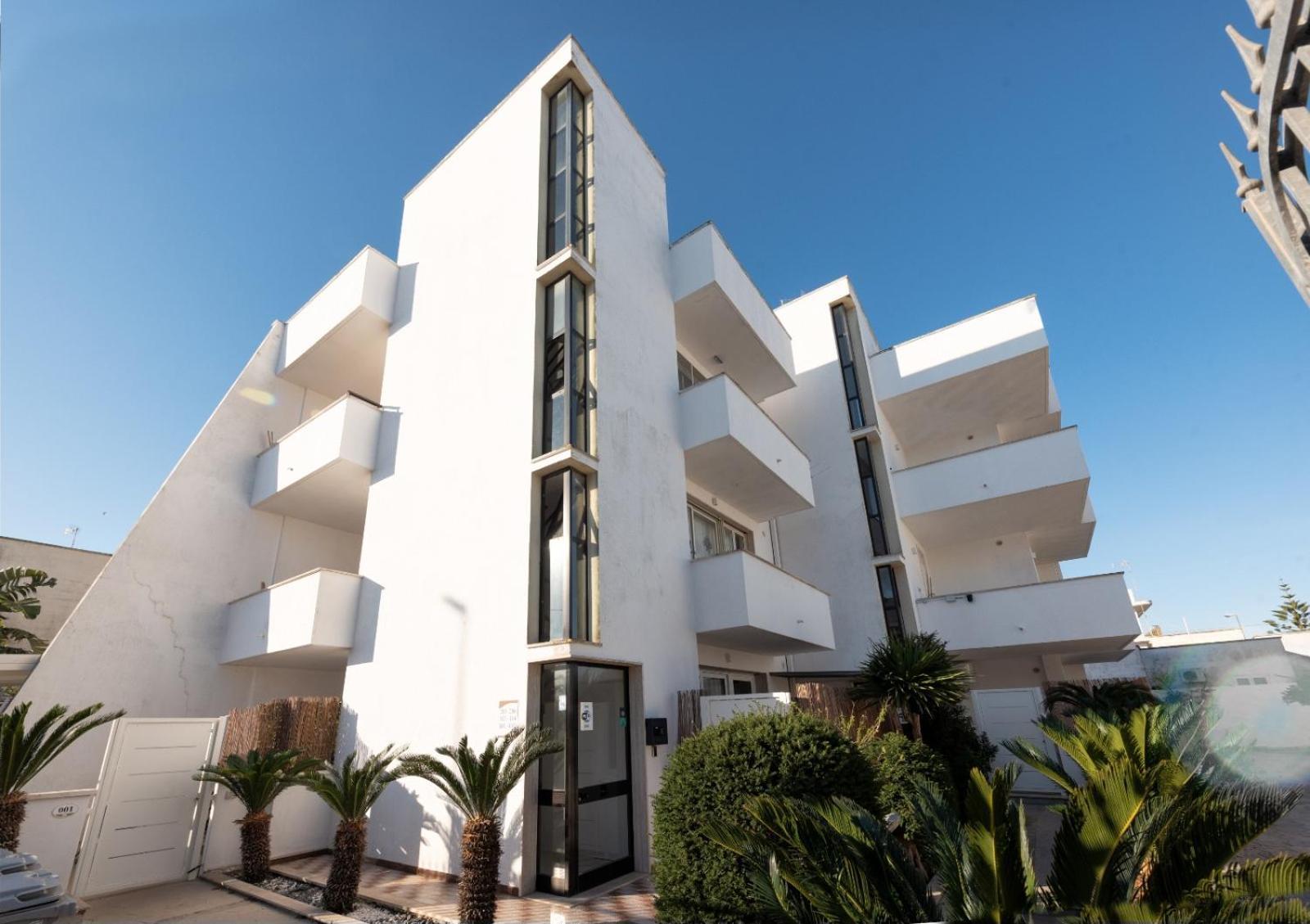 Infinity Residence Con Parcheggio 切萨雷奥港 外观 照片
