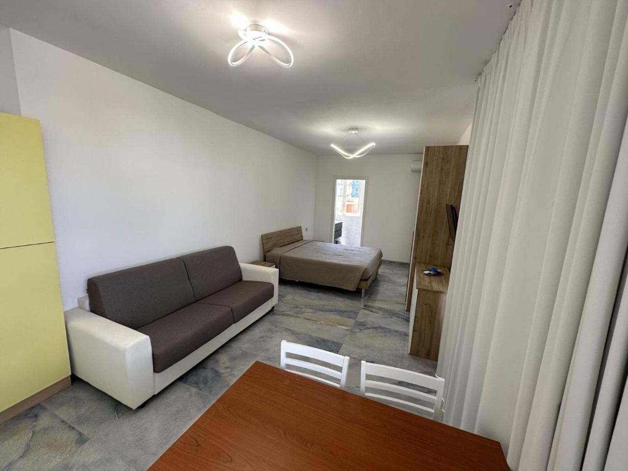 Infinity Residence Con Parcheggio 切萨雷奥港 外观 照片